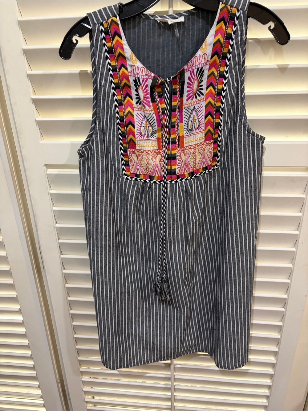 entro Striped Sleeveless Dress with Colorful Embroidered Yoke. Size Medium